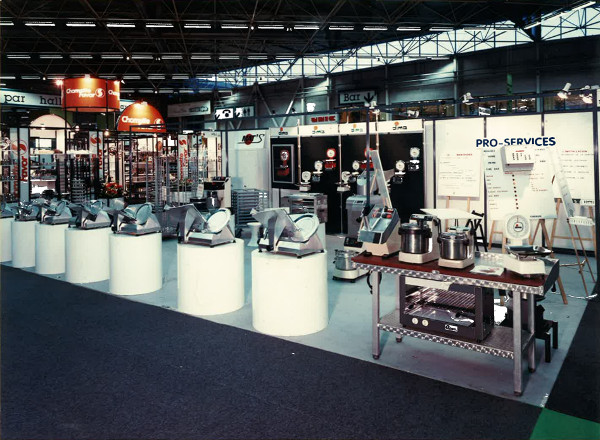 Dima Pro Service en 1989 dans un salon professionnel
