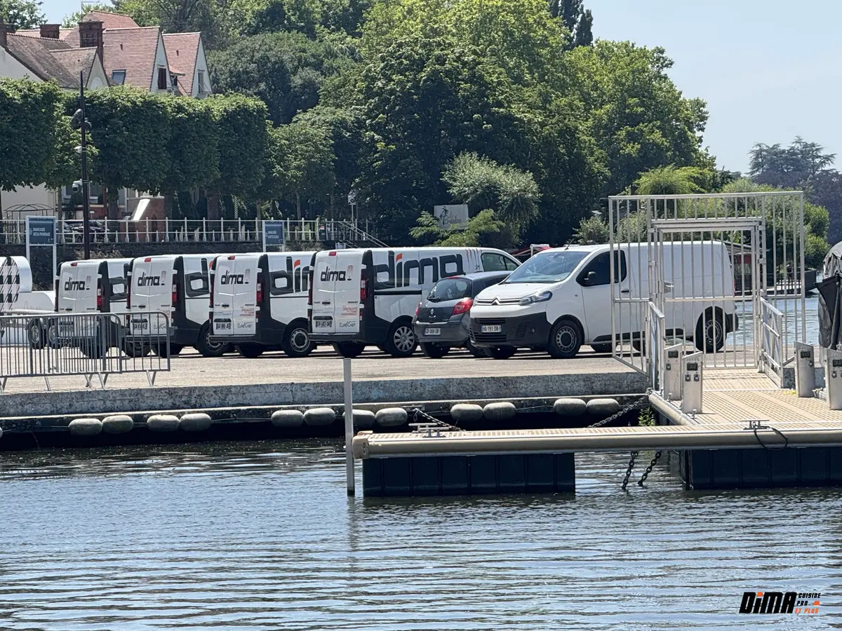 Restaurant La Rotonde, à Vichy vue sur l'eau
