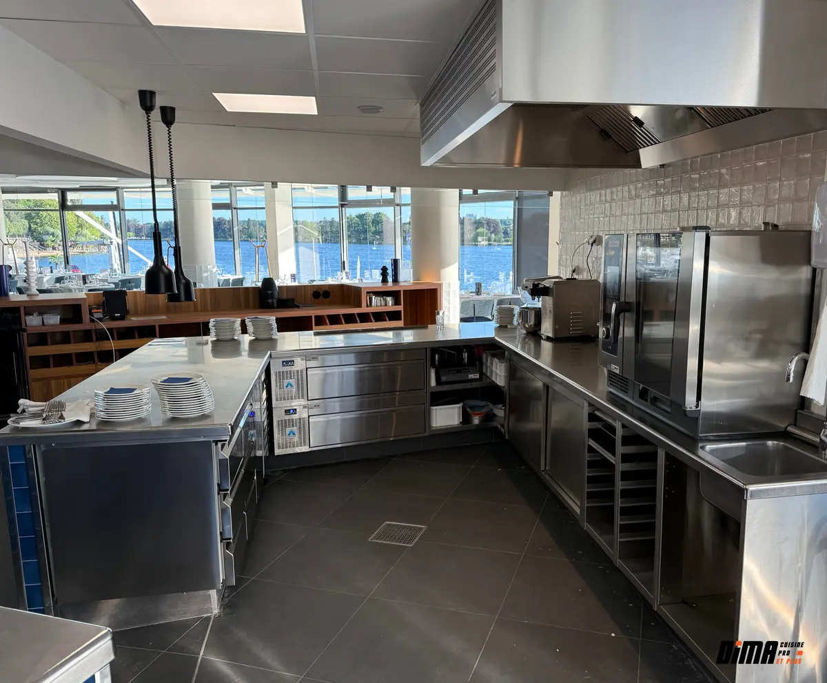 Les cuisines du restaurant La Rotonde, à Vichy
