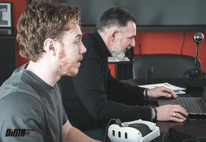 Nos techniciens du bureau d'études au travail sur la conception d'une cuisine professionnelle.